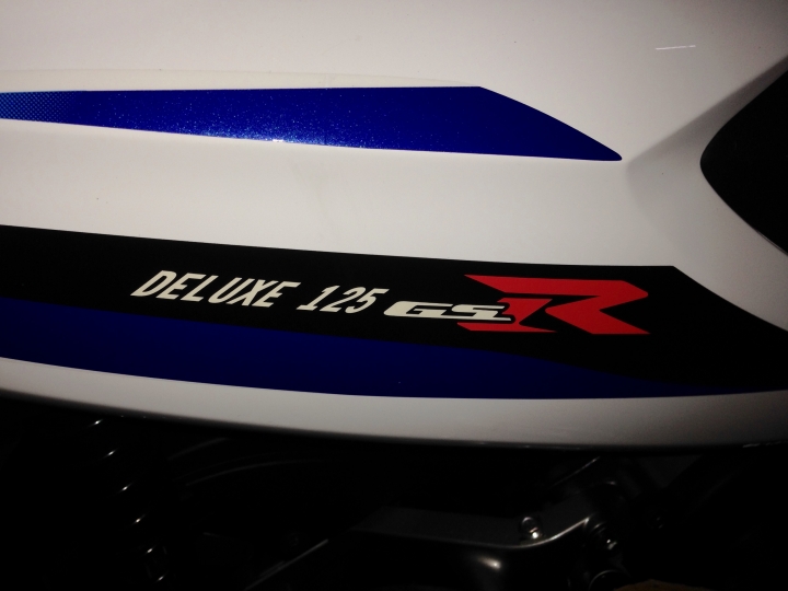 杜蕾斯 GSR 125 白藍拆包