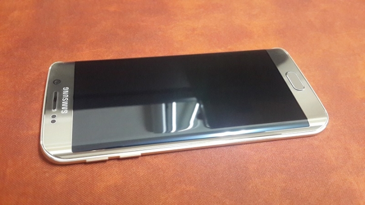 三星 Galaxy S6 edge 32GB 琥珀金開箱~~~於嘉義三星智慧館取貨 (2015/04/10 12:00)