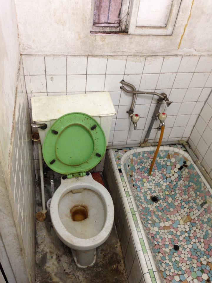 【DIY】翻修一間屋齡比自己還老的房屋《05/03更新》(現在打算全部整理好再分享！謝謝！)