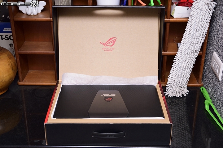 春電入手的邪惡之眼電競筆電ASUS GL552 ROG開箱