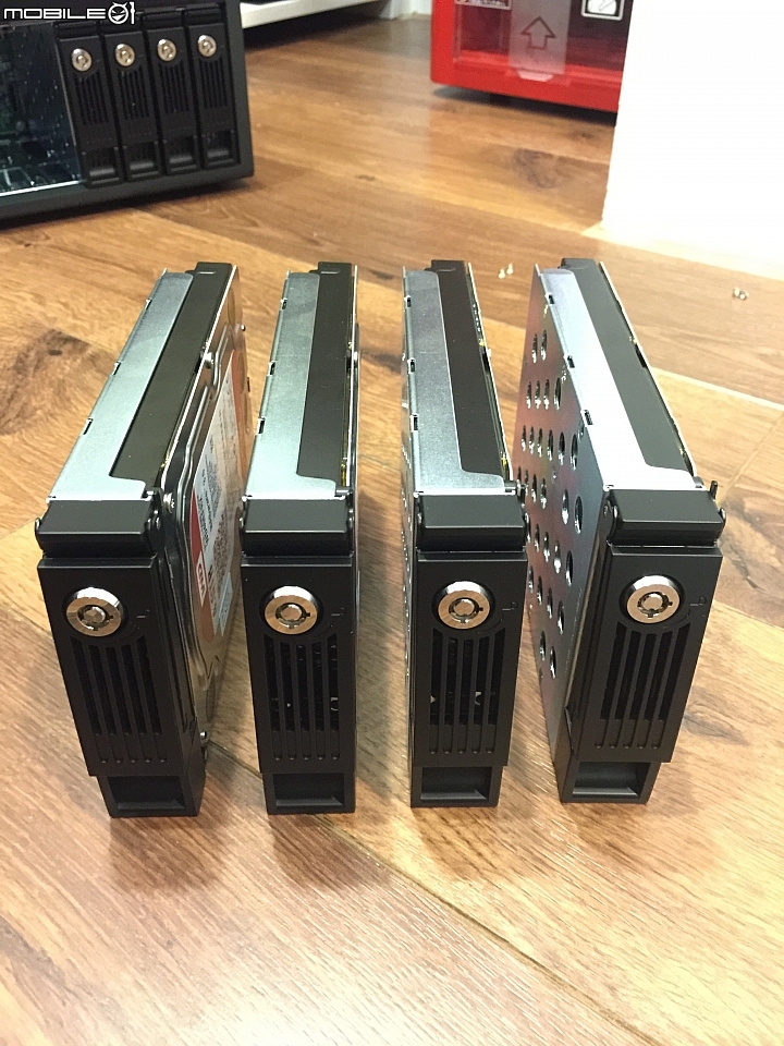 [開箱]非常不專業分享QNAP TVS-871 Turbo vNAS