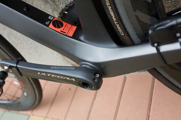[開箱] Canyon Aeroad CF SLX 7.0 有一點失望...