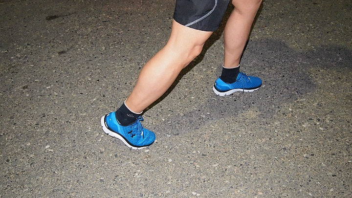 像飆速般的速度感受，UNDER ARMOUR SPEEDFORM GEMINI能量跑鞋開箱試用