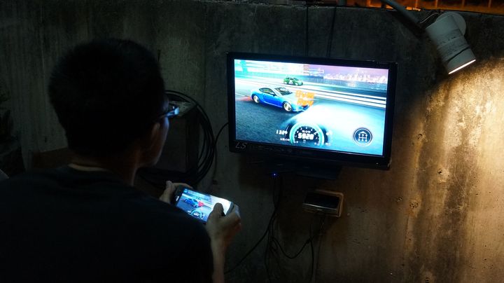 【試用】娛樂不受"線"  全家歡樂無上限  BenQ 電視上網精靈 JM-250試用分享