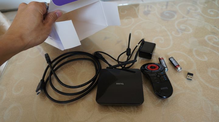 【試用】娛樂不受"線"  全家歡樂無上限  BenQ 電視上網精靈 JM-250試用分享