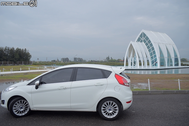 FORD FIESTA 1.0T 24HR 北門水晶教堂一日遊