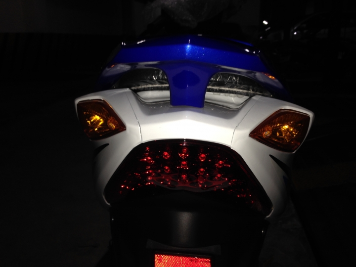 杜蕾斯 GSR 125 白藍拆包