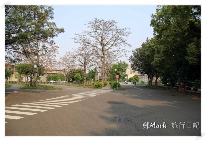 [台中景點] 東海大學、畢律斯鐘樓、路思義教堂 @ 旅行日記