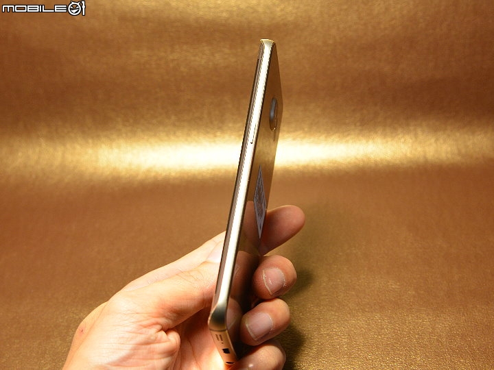 【開箱】Samsung Galaxy S6 Edge 琥珀金外觀開箱