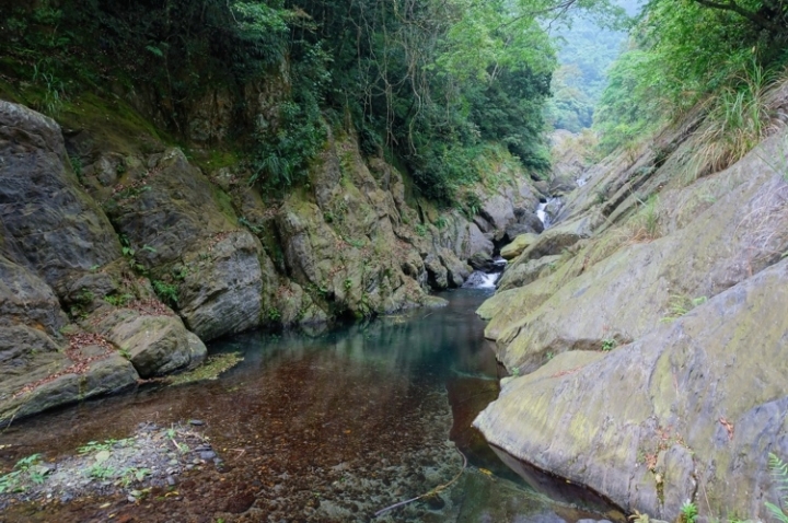 ▌新竹五峰‧旅遊景點 ▌十分鐘的美景【觀霧爺巴勘溪】