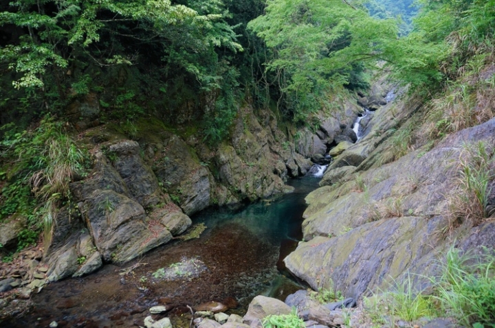 ▌新竹五峰‧旅遊景點 ▌十分鐘的美景【觀霧爺巴勘溪】