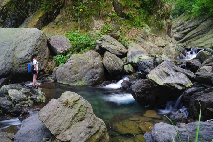 ▌新竹五峰‧旅遊景點 ▌十分鐘的美景【觀霧爺巴勘溪】