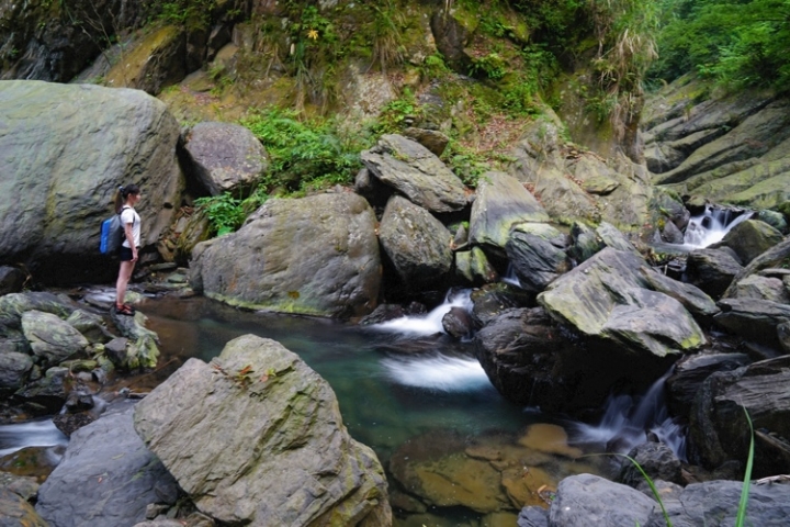 ▌新竹五峰‧旅遊景點 ▌十分鐘的美景【觀霧爺巴勘溪】