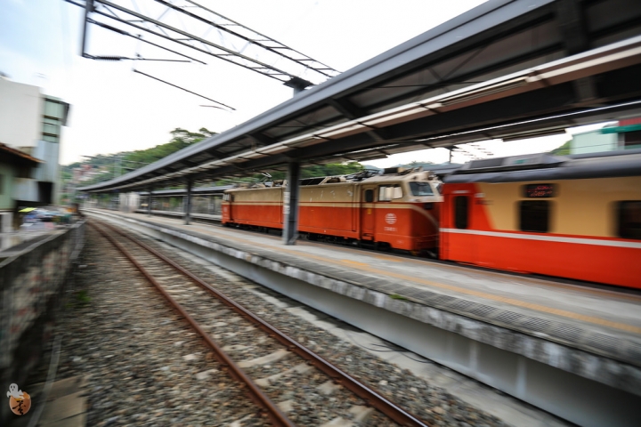 [新北]山佳火車站追火車、青島藥燉牛肉麵  by蛋拔