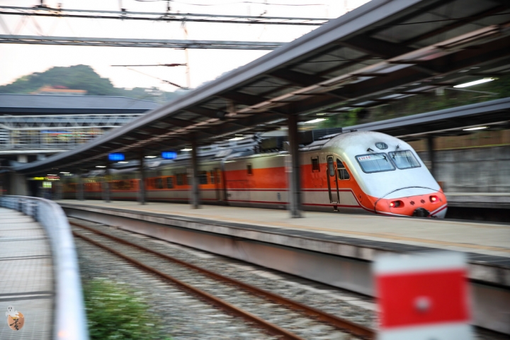 [新北]山佳火車站追火車、青島藥燉牛肉麵  by蛋拔