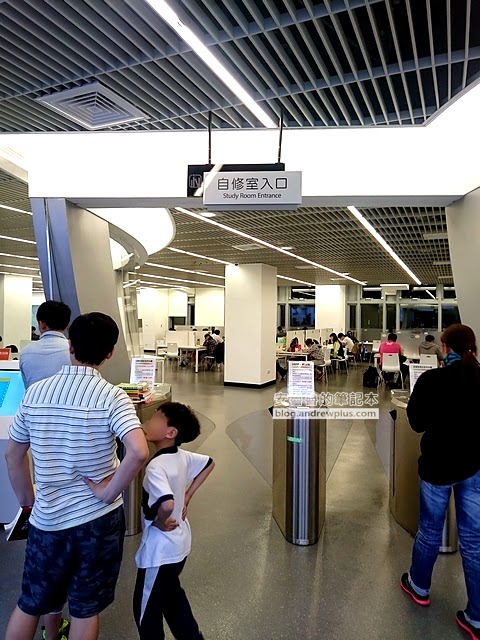 新北市圖書館新總館 - 簡約新穎又具未來感的圖書館,24小時開放,挑燈夜戰的用功者有福囉~