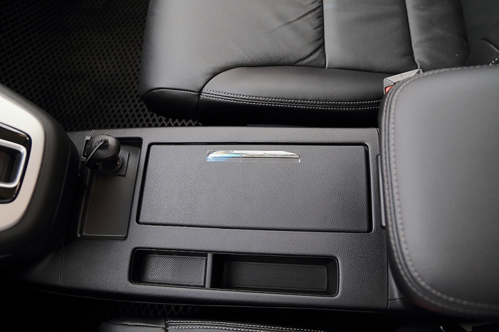 【簡單開箱】2015 HONDA CR-V 2.4VTi-S 開箱_新增1000km保養及油耗分享