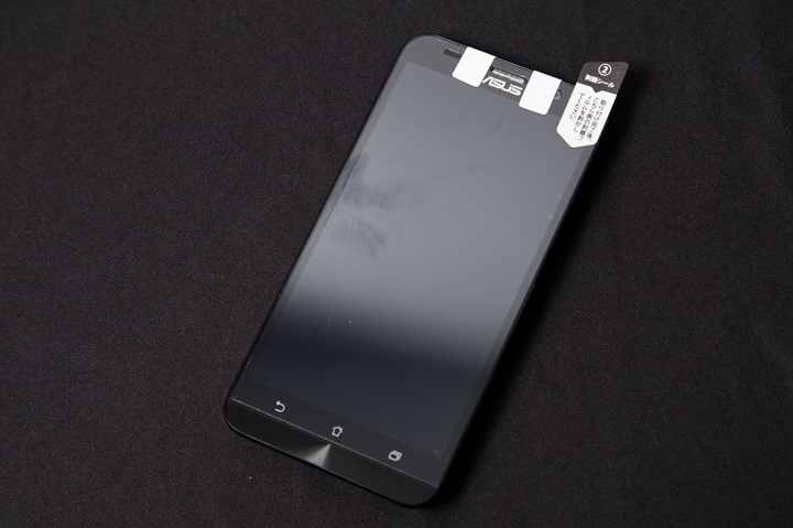 ASUS Zenfone2 4GB版本，CP值高的沒天理，人手一支不寂寞