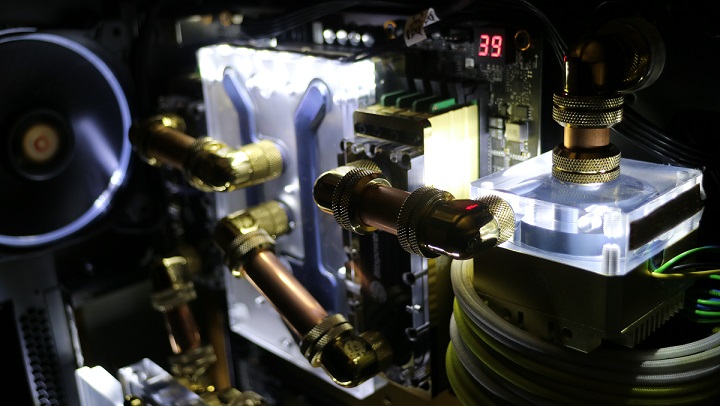 [MOD]Thermaltake - Level 10(黑金)