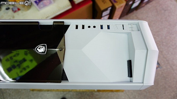 SADES 賽德斯"BAPHOMET 巴風特"機殼開箱介紹