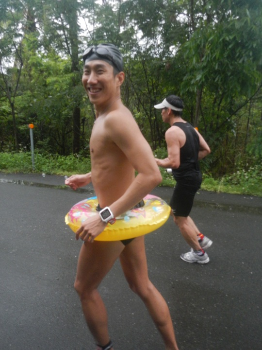 難忘「濕背秀」的一馬--阿勃勒花季馬拉松