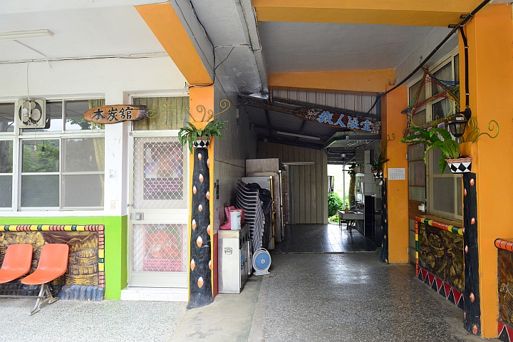 高士國小野牡丹花盛開，歡迎您住宿，一早醒來展開美麗的一天。
