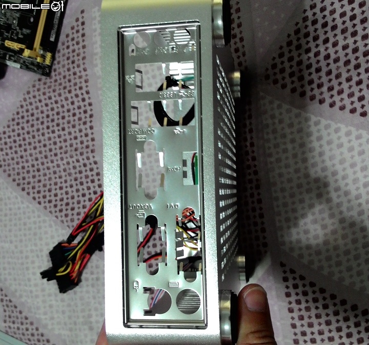 自組 e．Mini E-W60  HTPC