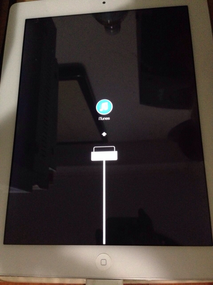 舊的ipad 3代插電會一直出現iTunes？