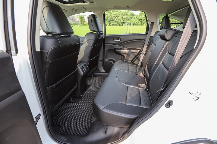 【簡單開箱】2015 HONDA CR-V 2.4VTi-S 開箱_新增1000km保養及油耗分享