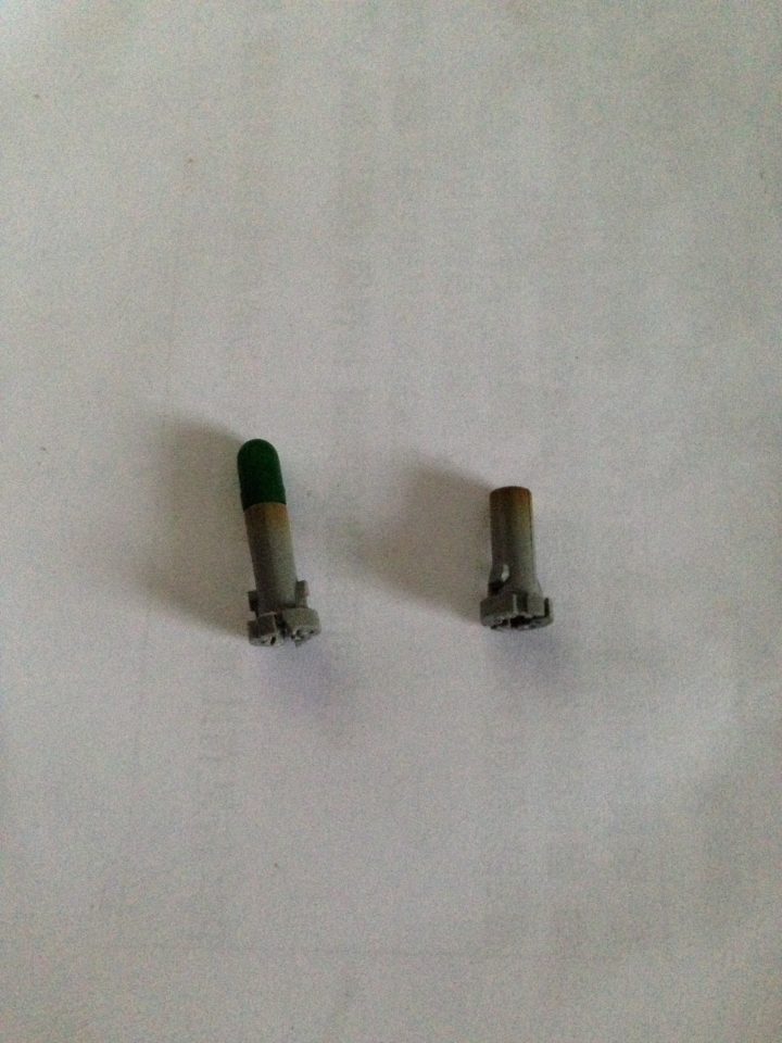 燈泡底座疑問