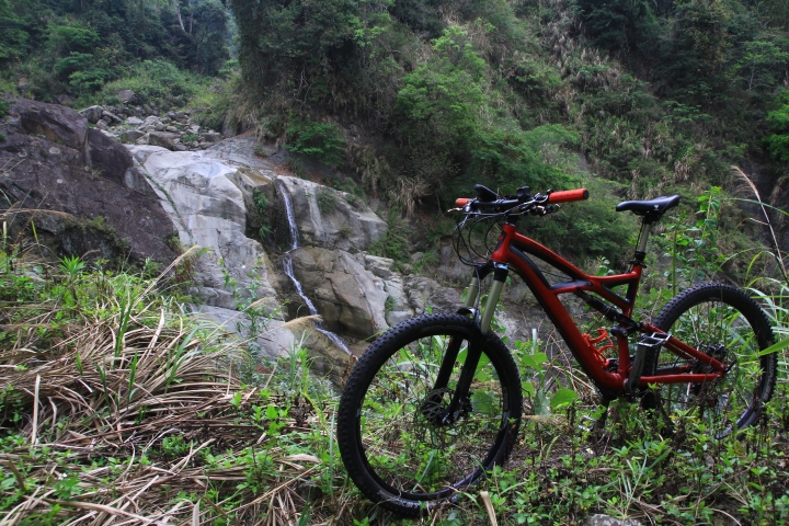 嘉南雲峰下豐山石盤谷單車O型環線