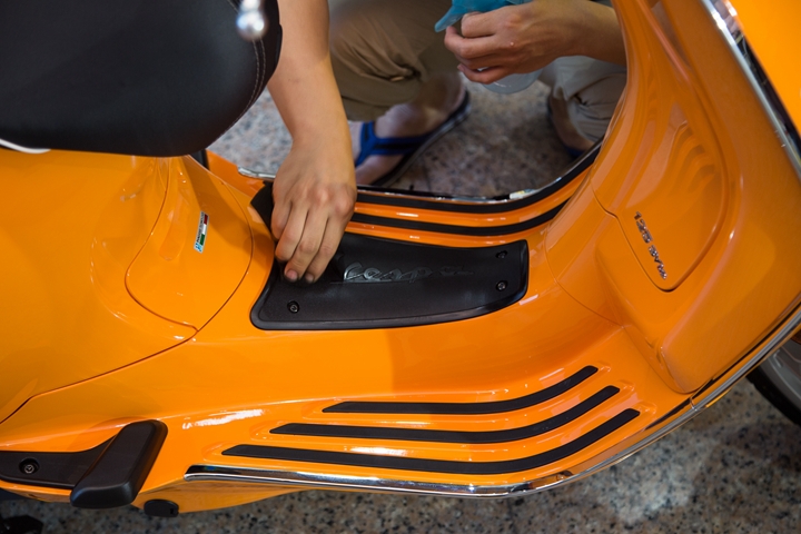 Vespa Sprint 125 女友的小夢想，外加懶人洗車的好幫手，6H石英結晶鍍膜一次搞定