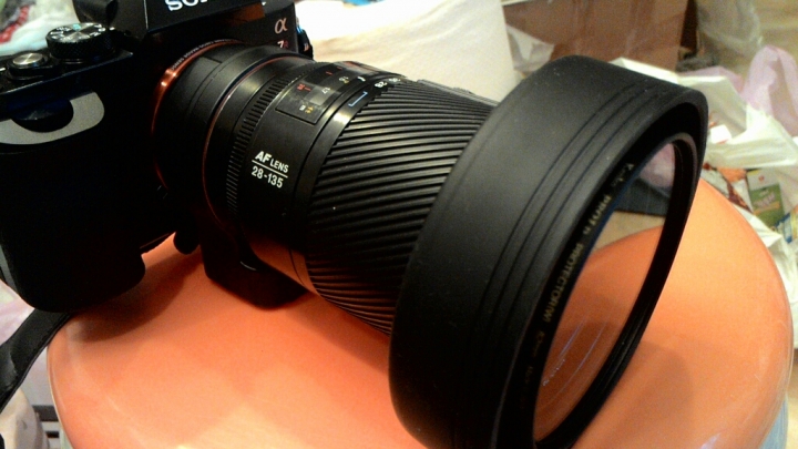 簡單幫你的minolta 28-135加遮光罩