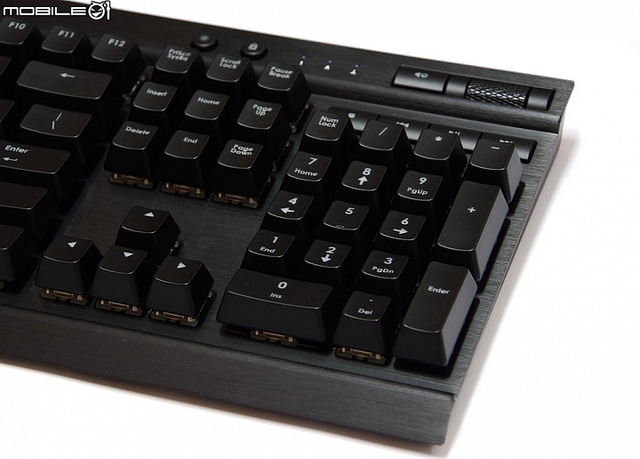質感與外型兼具之CORSAIR電競鍵盤 - K70 RGB紅茶雙軸分享