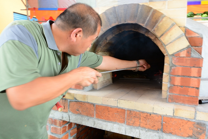 鴨寮故事館 有吃又有玩 DIY酵母發酵Pizza 做鹹蛋 抓泥鰍