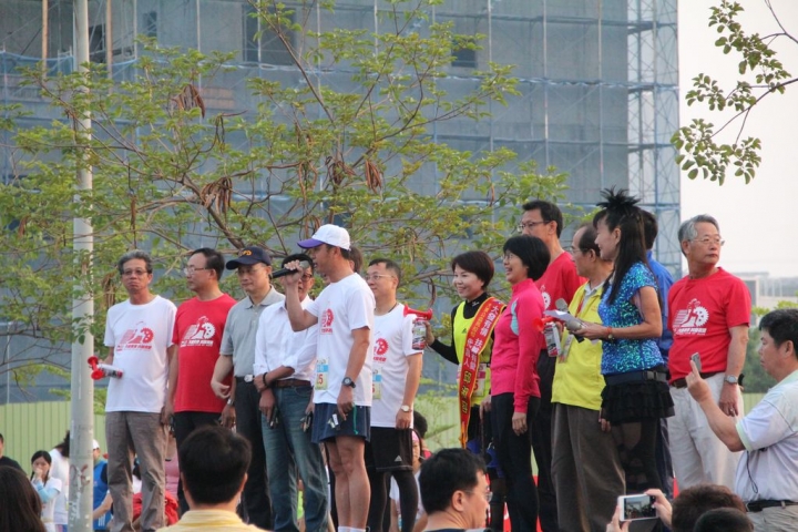 空拍分享 - 2015大寮公益馬拉松-全馬、超半馬賽前準備