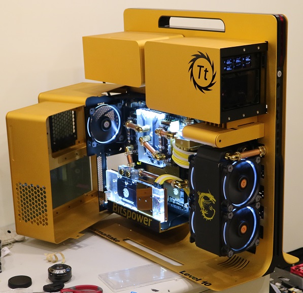 [MOD]Thermaltake - Level 10(黑金)