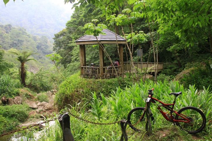 嘉南雲峰下豐山石盤谷單車O型環線