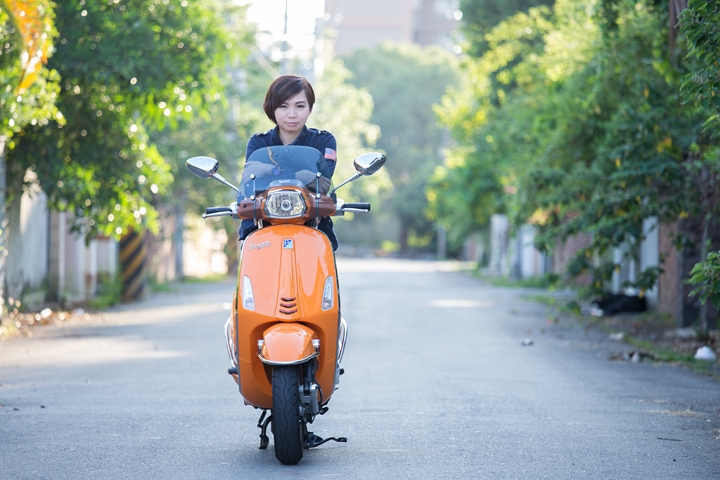 Vespa Sprint 125 女友的小夢想，外加懶人洗車的好幫手，6H石英結晶鍍膜一次搞定