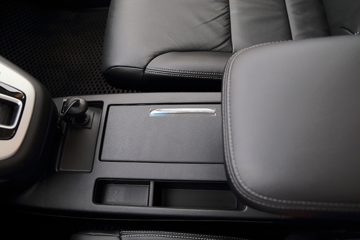 【簡單開箱】2015 HONDA CR-V 2.4VTi-S 開箱_新增1000km保養及油耗分享