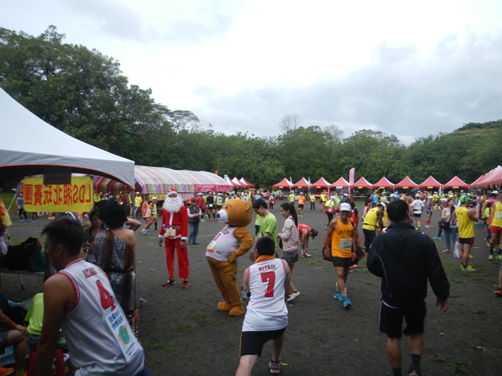 難忘「濕背秀」的一馬--阿勃勒花季馬拉松