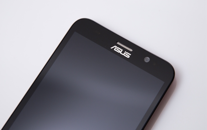 ASUS Zenfone2 4GB版本，CP值高的沒天理，人手一支不寂寞