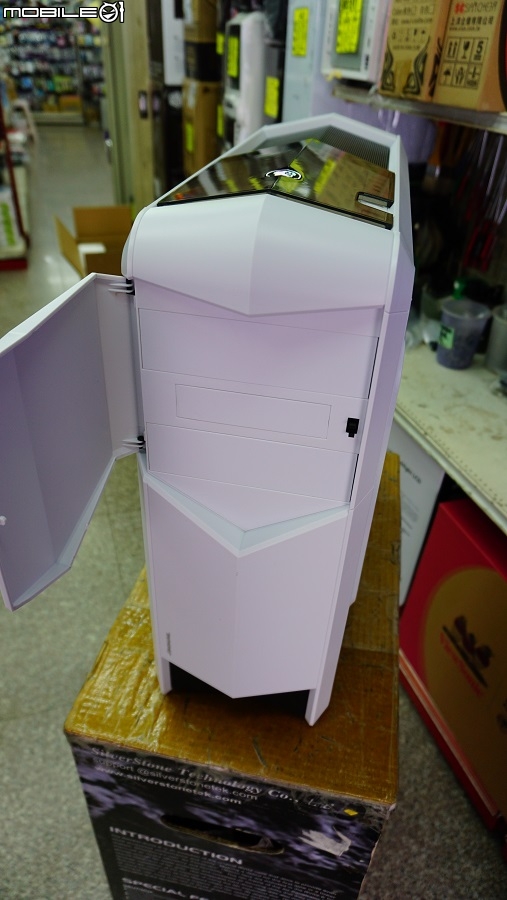 SADES 賽德斯"BAPHOMET 巴風特"機殼開箱介紹