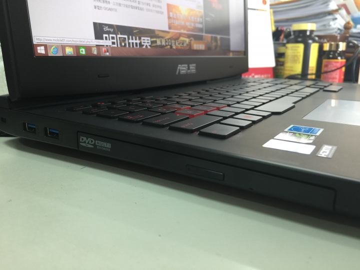 開箱ASUS G751JM 17吋筆電(i7-4710HQ/GTX860M/128SSD+1TB)