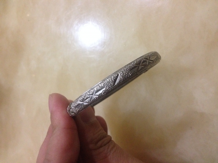 款式老舊的銀飾