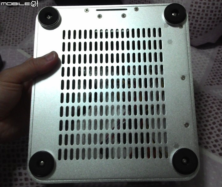 自組 e．Mini E-W60  HTPC