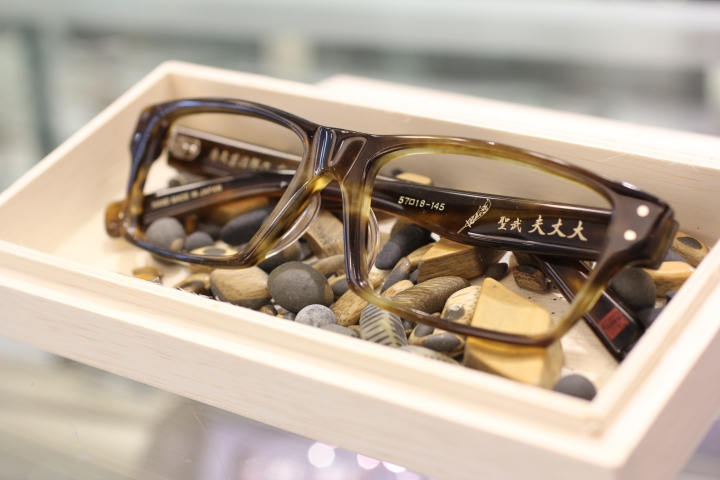 驚豔！角矢甚治郎作手工眼鏡 破天荒台灣府城【武聖大丈夫】150本限定版