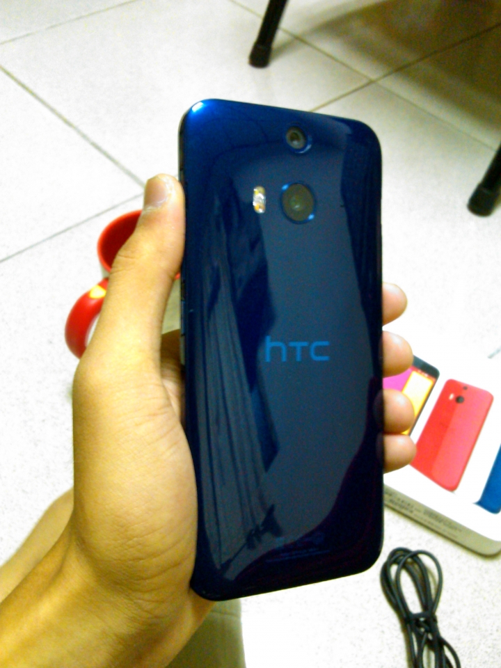 HTC butterfly 2之我的藍蝶~[開箱]