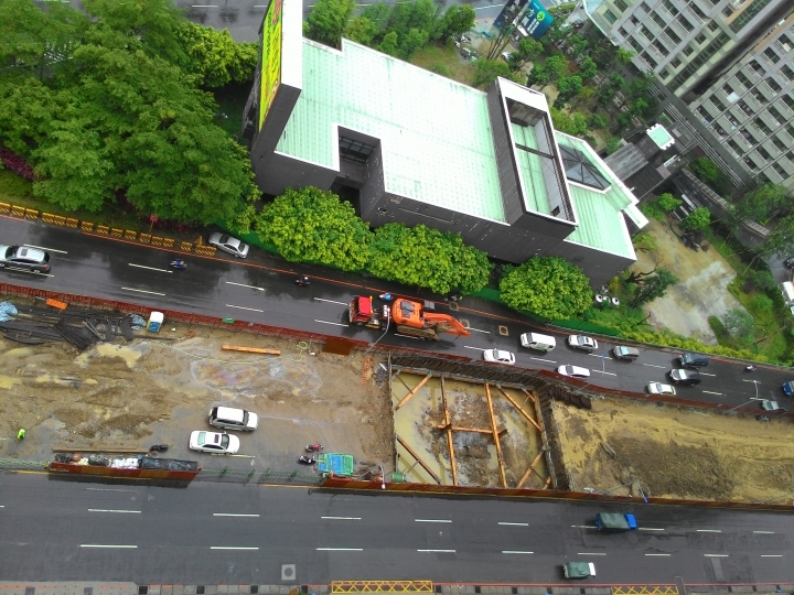 [2015.9.17 照片更新] 淡金路(登輝大道) 輕軌工程進度