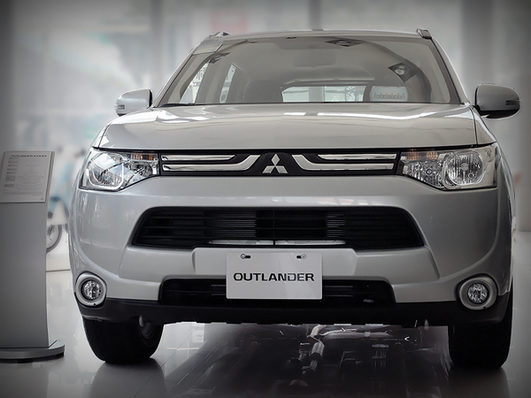 居然在三菱汽車營業所遇到憲哥【 OUTLANDER 兩天一夜體驗行 】